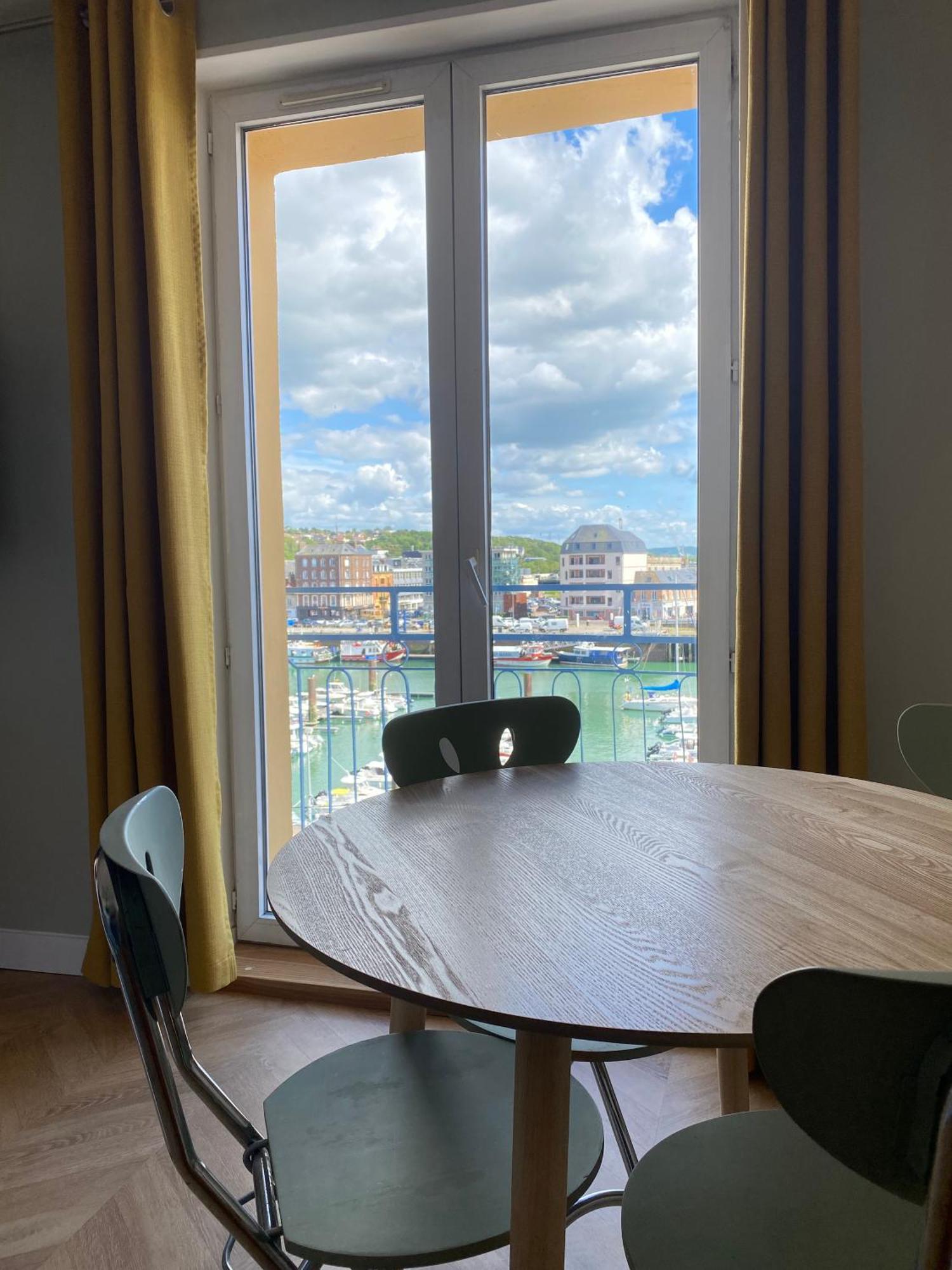 Etablissement 3 Etoiles Avec Ascenseur, 3 Appartements Lumineux Vue Port Avec Balcon, 200M De La Mer, Wifi Fibre, Tous Service Inclus Dieppe Kültér fotó
