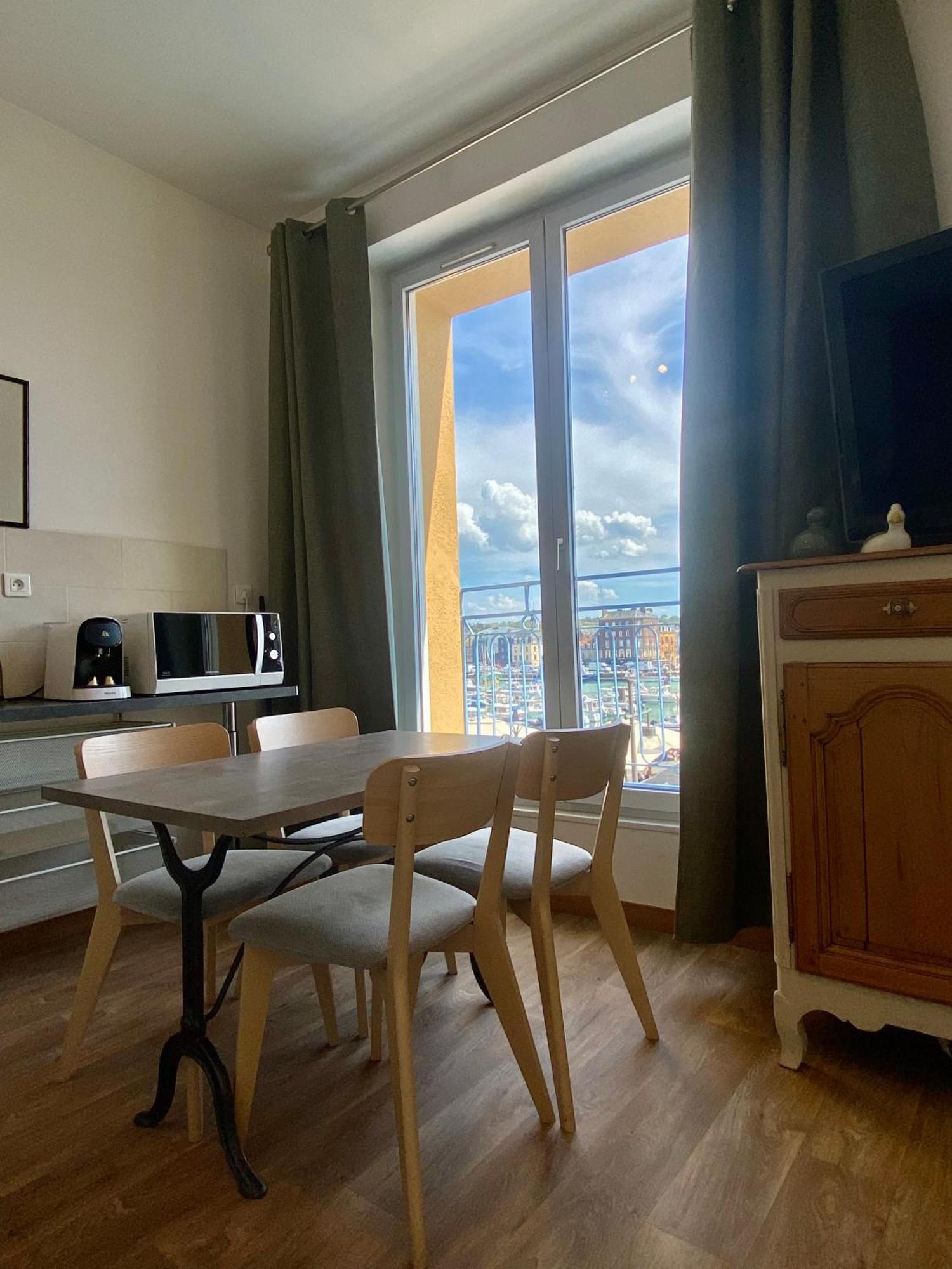 Etablissement 3 Etoiles Avec Ascenseur, 3 Appartements Lumineux Vue Port Avec Balcon, 200M De La Mer, Wifi Fibre, Tous Service Inclus Dieppe Kültér fotó