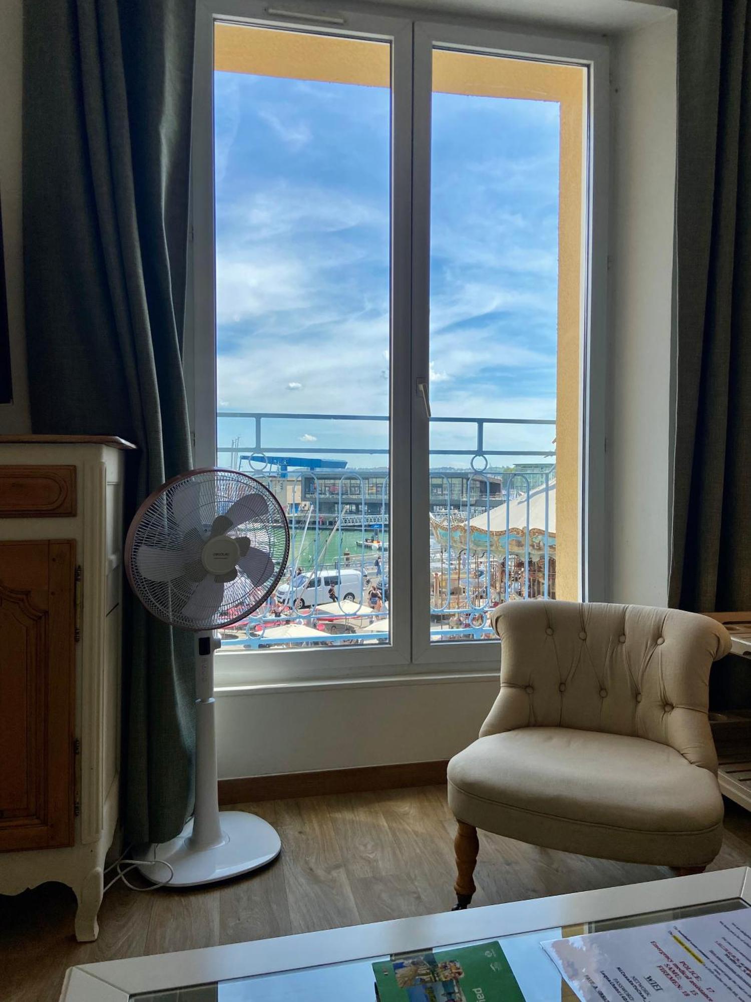 Etablissement 3 Etoiles Avec Ascenseur, 3 Appartements Lumineux Vue Port Avec Balcon, 200M De La Mer, Wifi Fibre, Tous Service Inclus Dieppe Kültér fotó
